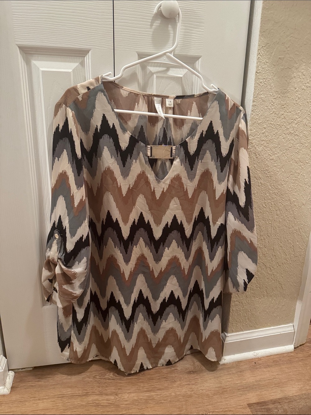 Tacera Zigzag Chevron V-Neck Blouse in Neutral Tones